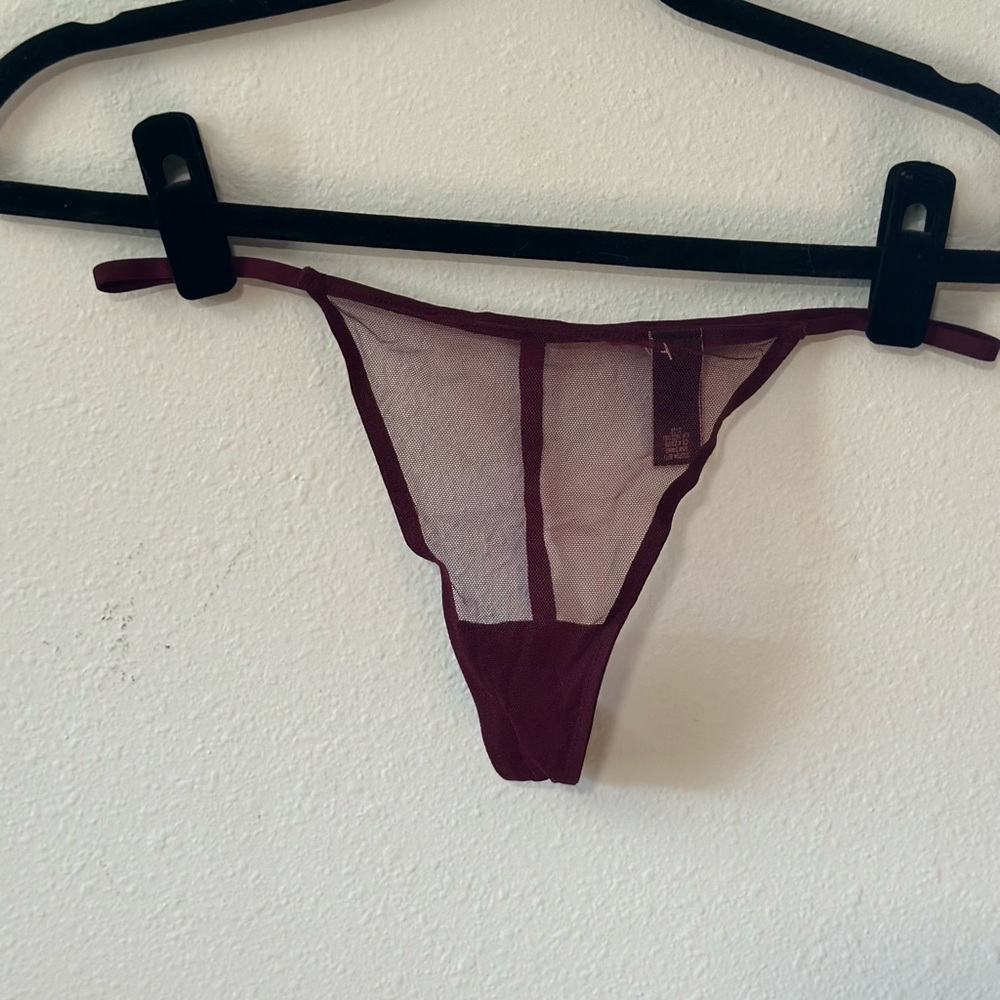 VS Thong